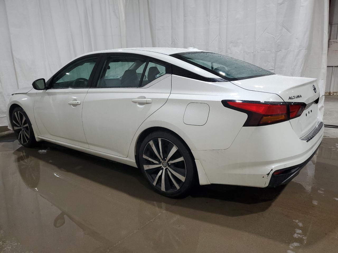 2021 Nissan Altima - Image 2