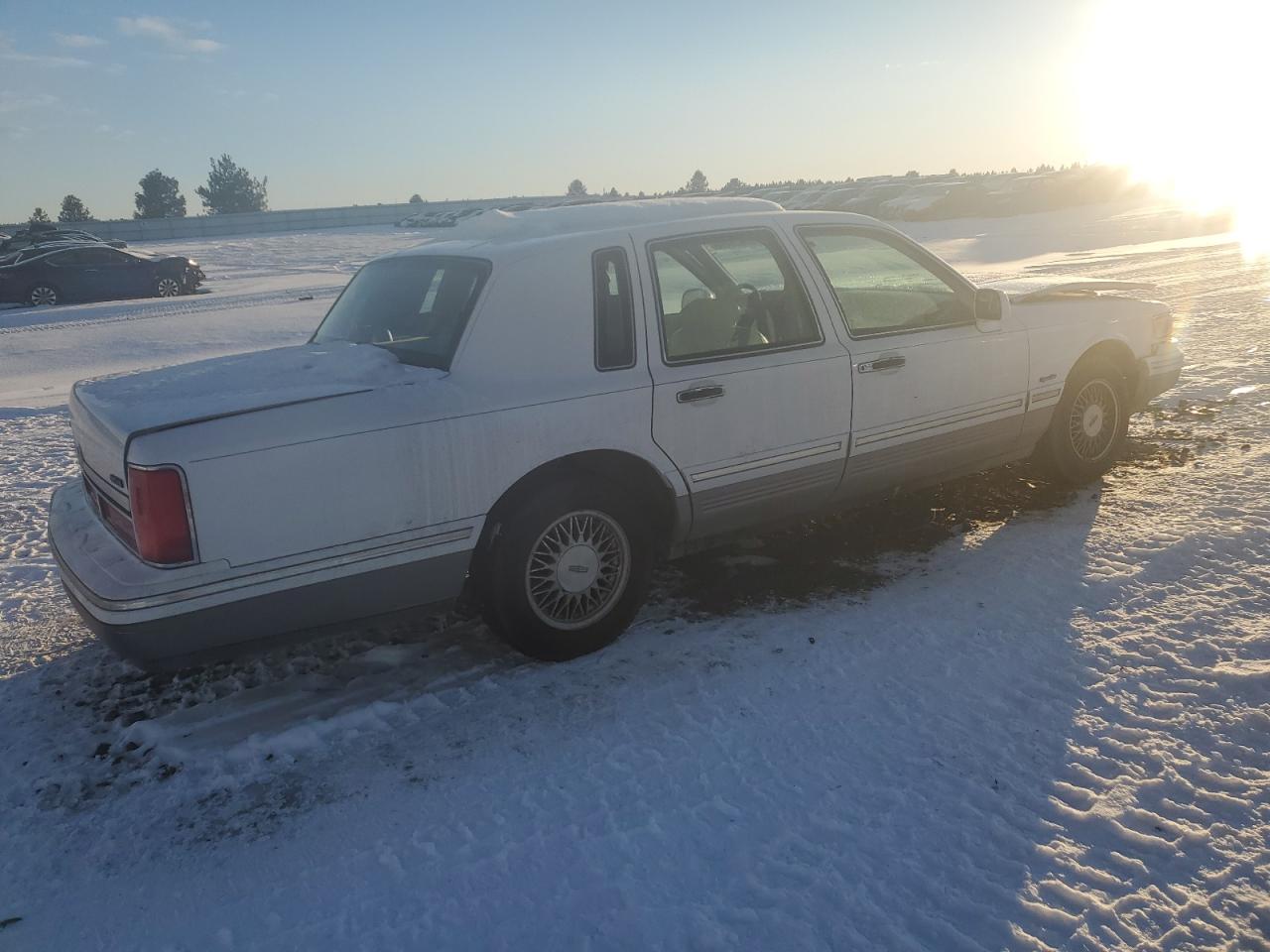 1997 Lincoln Town Car - Image 3