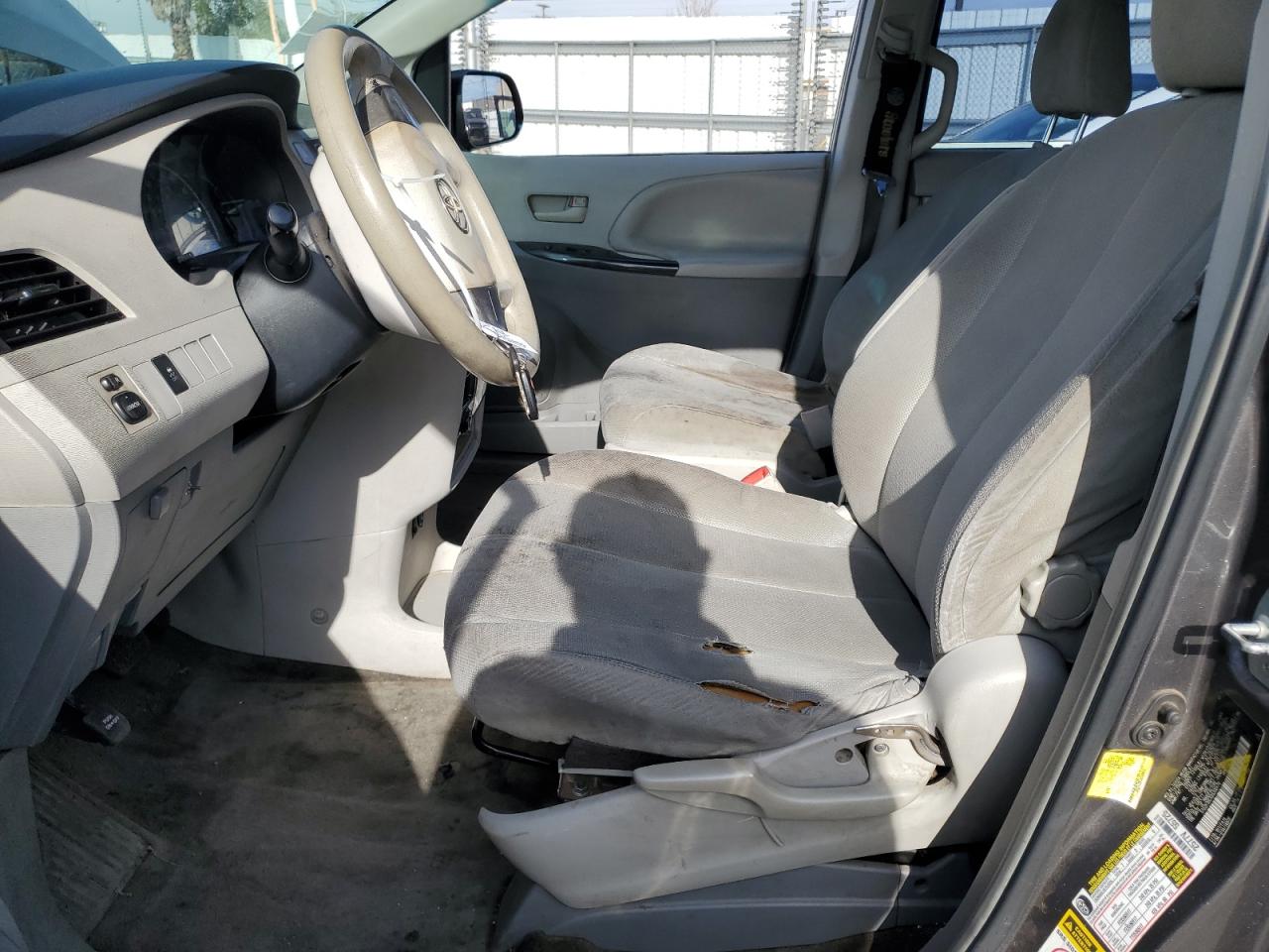 2013 Toyota Sienna - Image 7