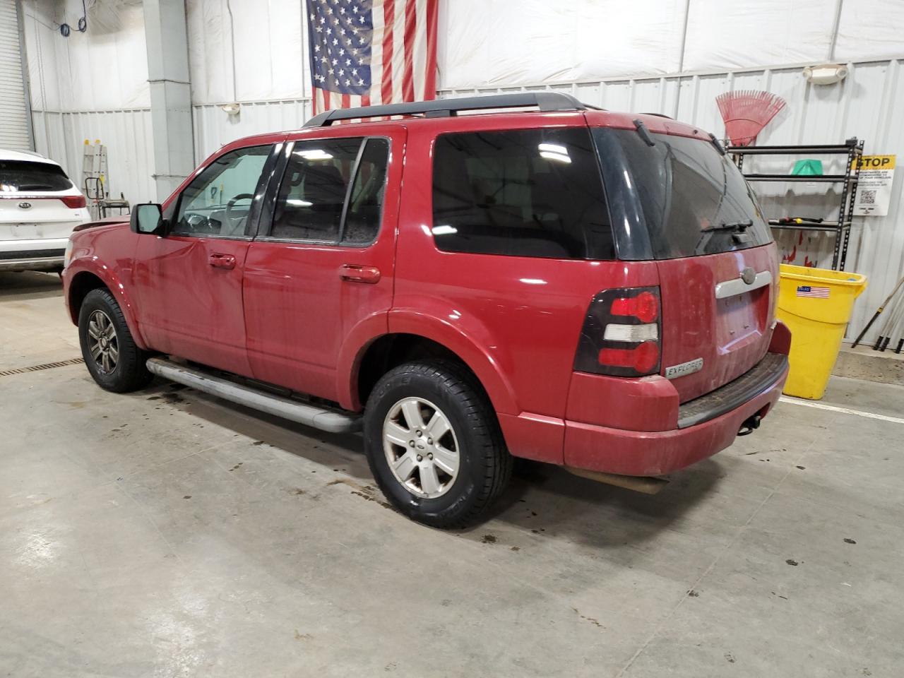 2010 Ford Explorer - Image 2