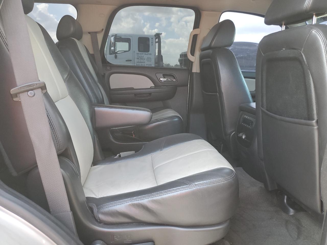 2008 Chevrolet Tahoe - Image 11