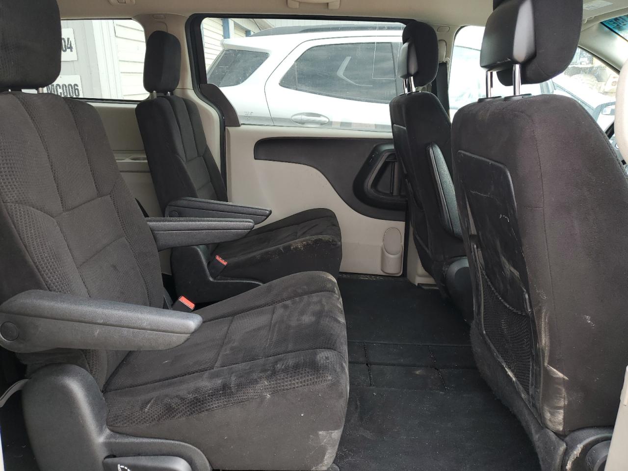 2013 Dodge Caravan - Image 11