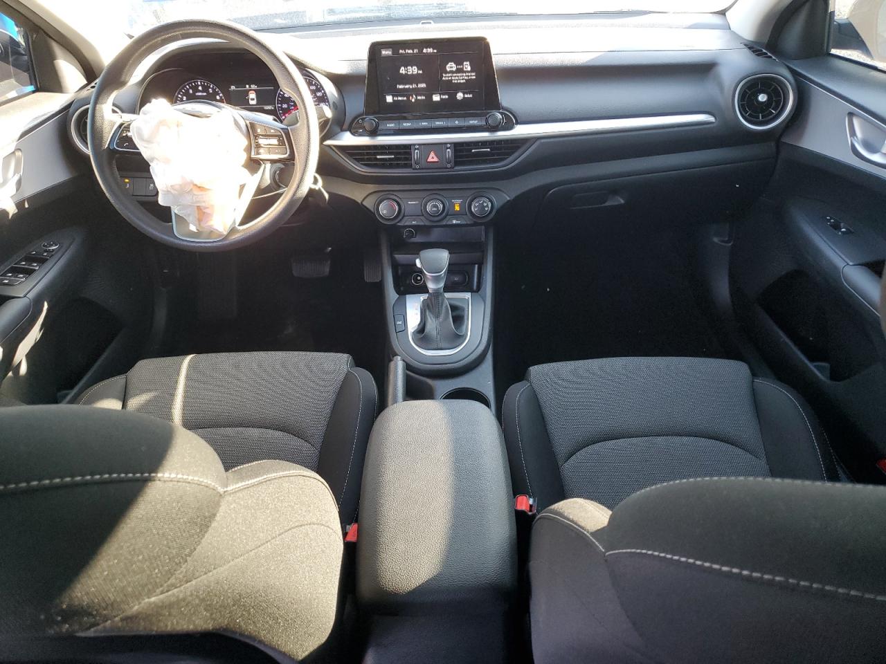2024 Kia Forte - Image 8