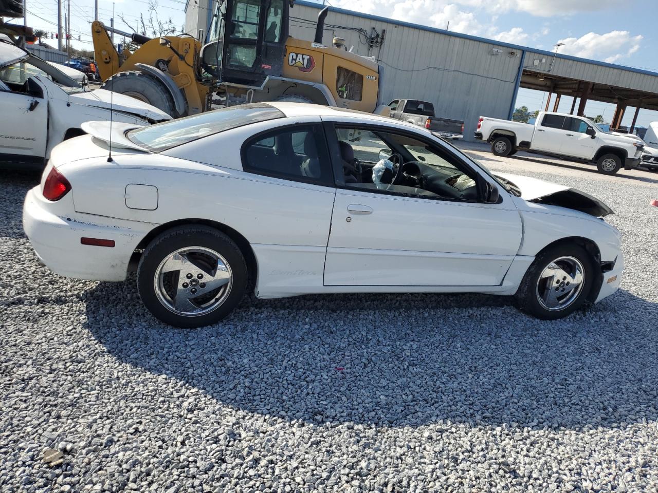 2005 Pontiac Sunfire - Image 3