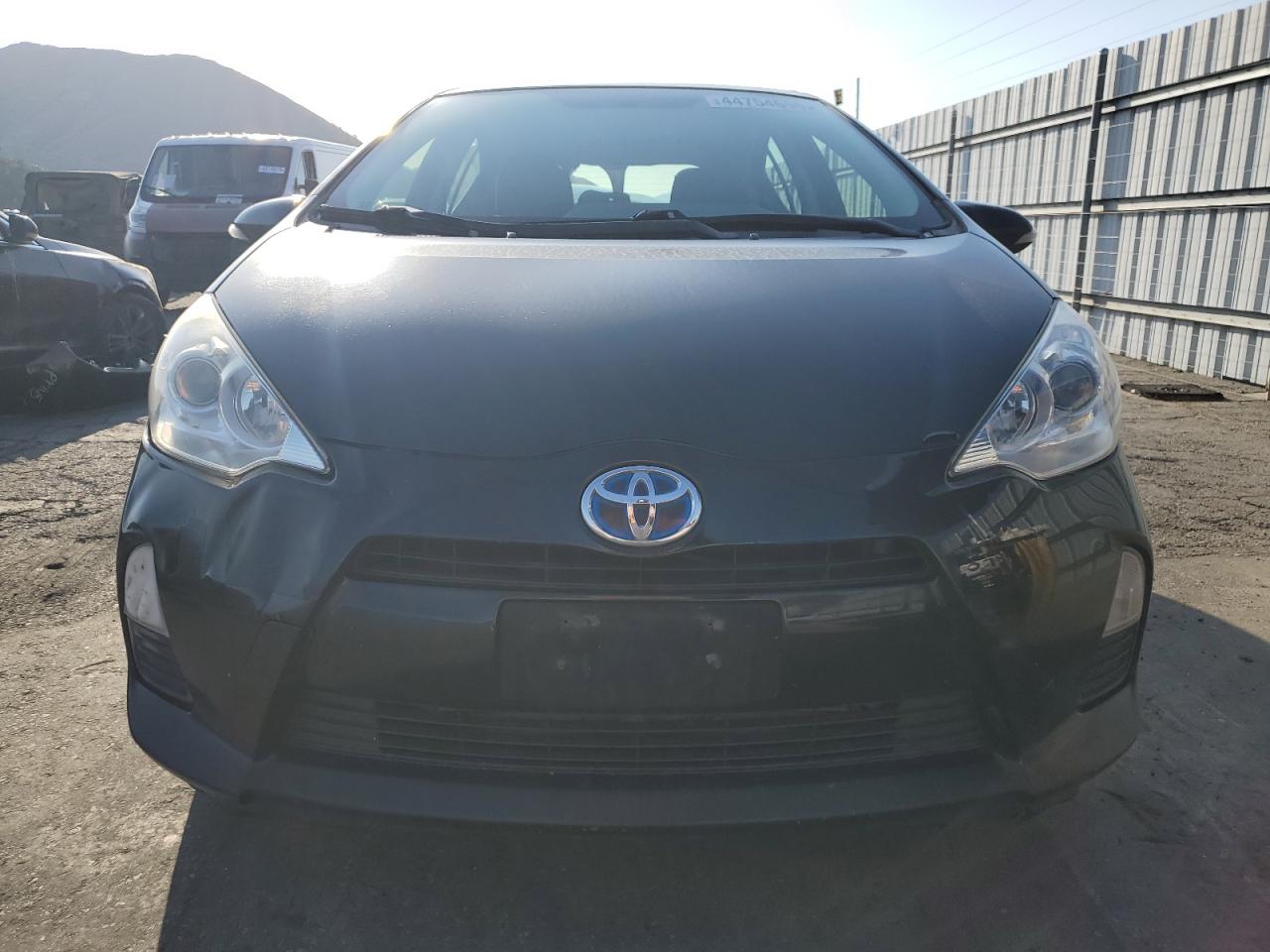 2012 Toyota Prius - Image 5
