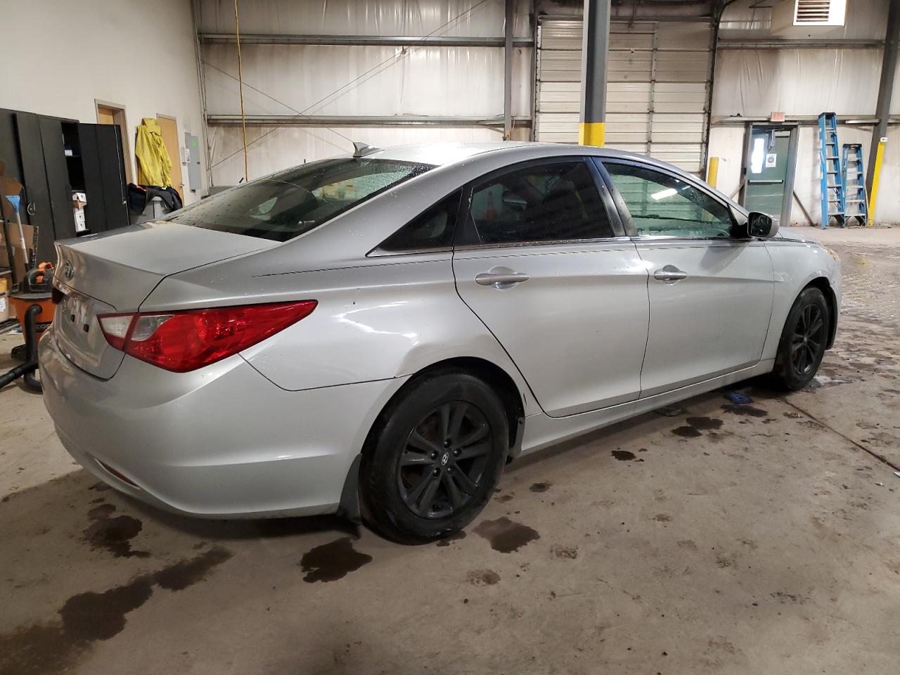 2013 Hyundai Sonata - Image 3