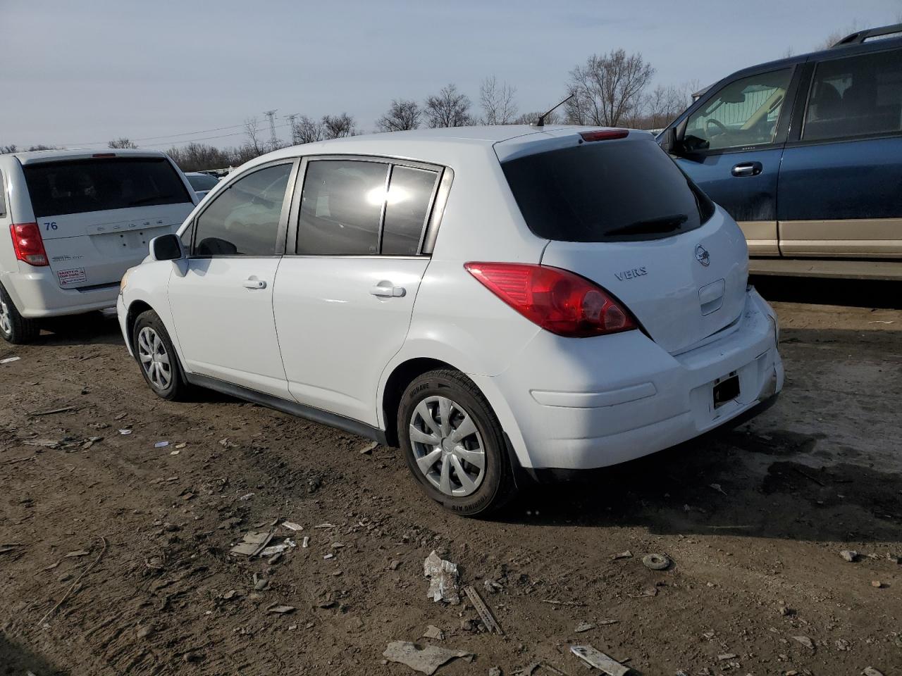 2011 Nissan Versa - Image 2