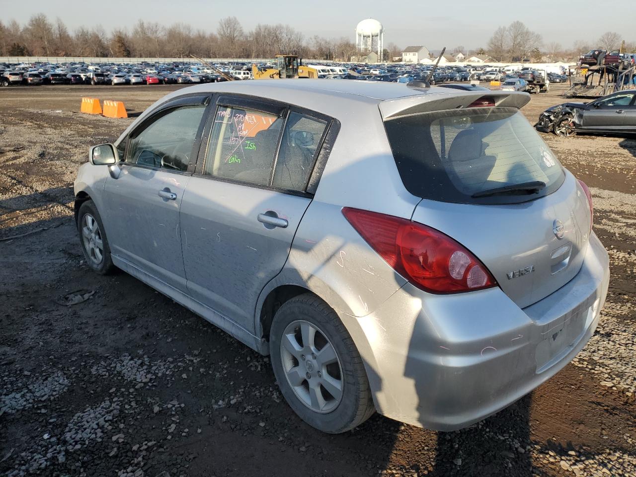2011 Nissan Versa - Image 2