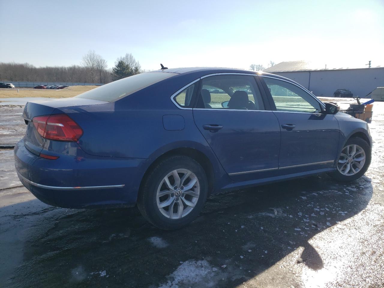 2016 Volkswagen Passat - Image 3