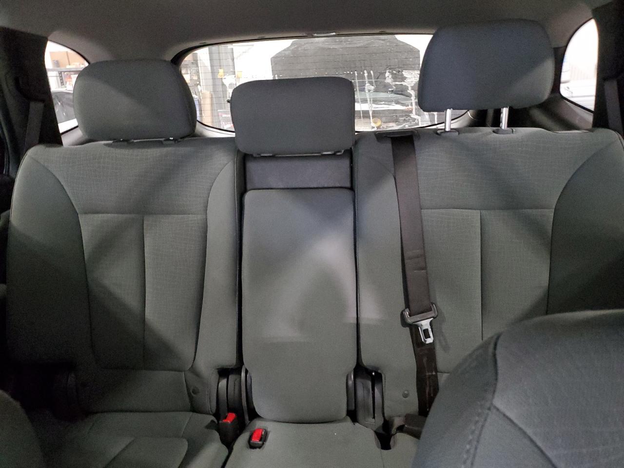 2012 Hyundai Santa Fe - Image 10