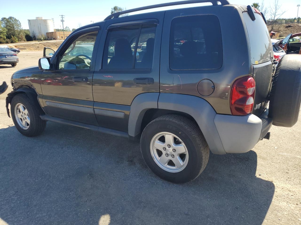 2005 Jeep Liberty (North America) - Image 2