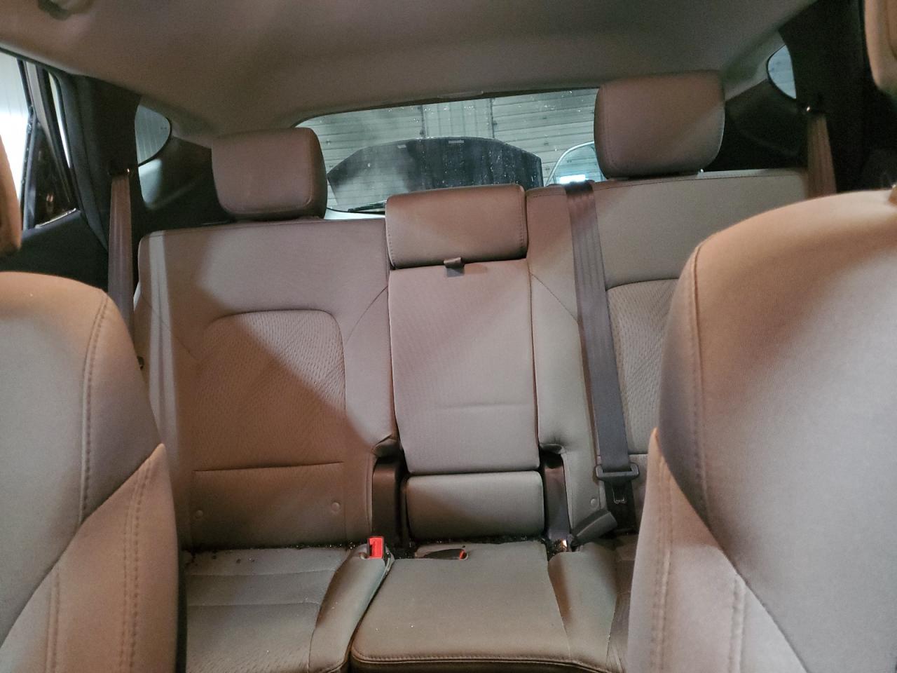 2015 Hyundai Santa Fe - Image 10