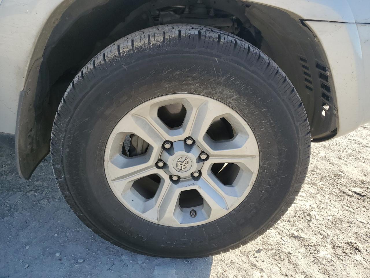 2016 Toyota 4Runner - Image 28