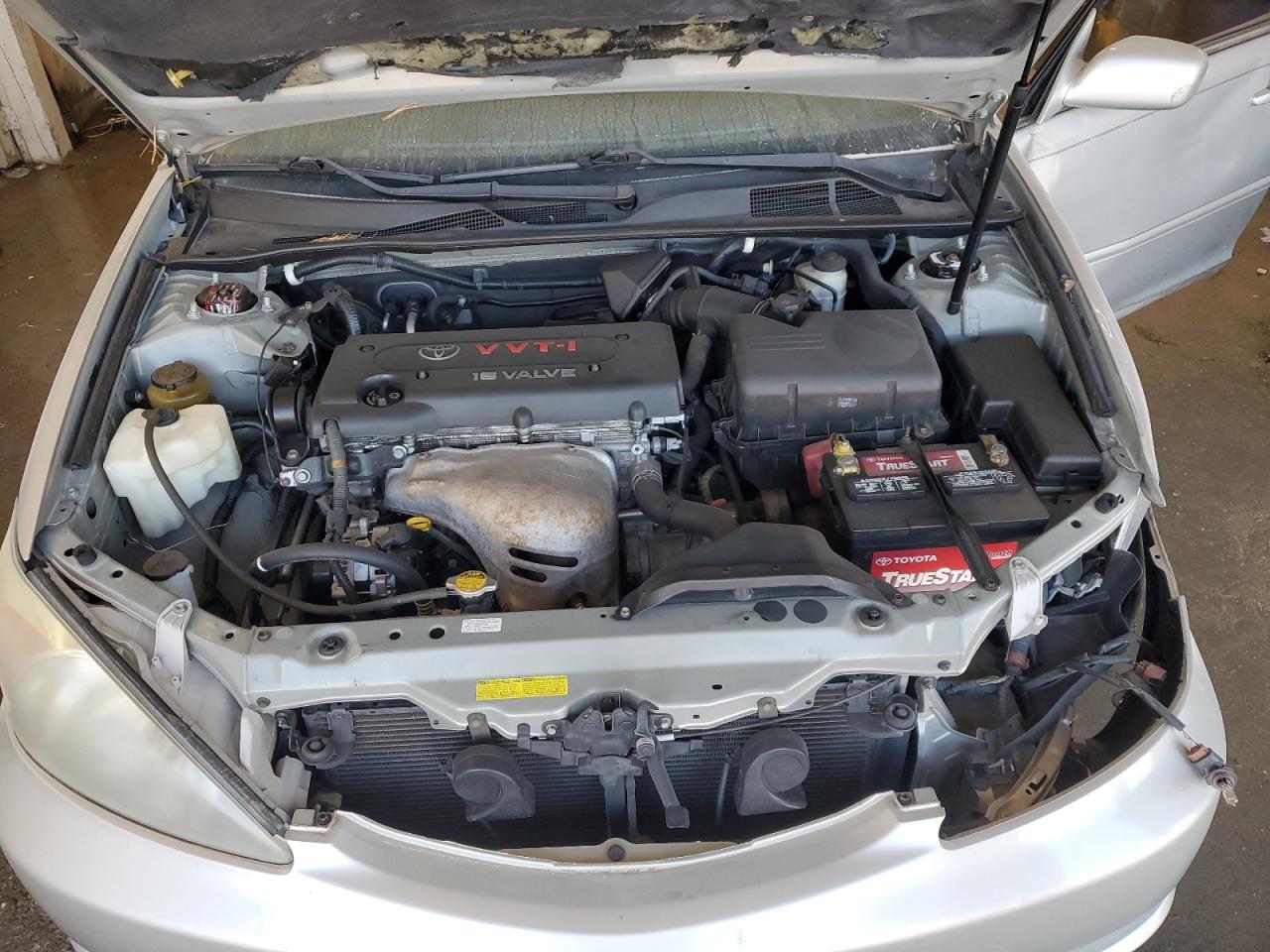 2004 Toyota Camry - Image 11