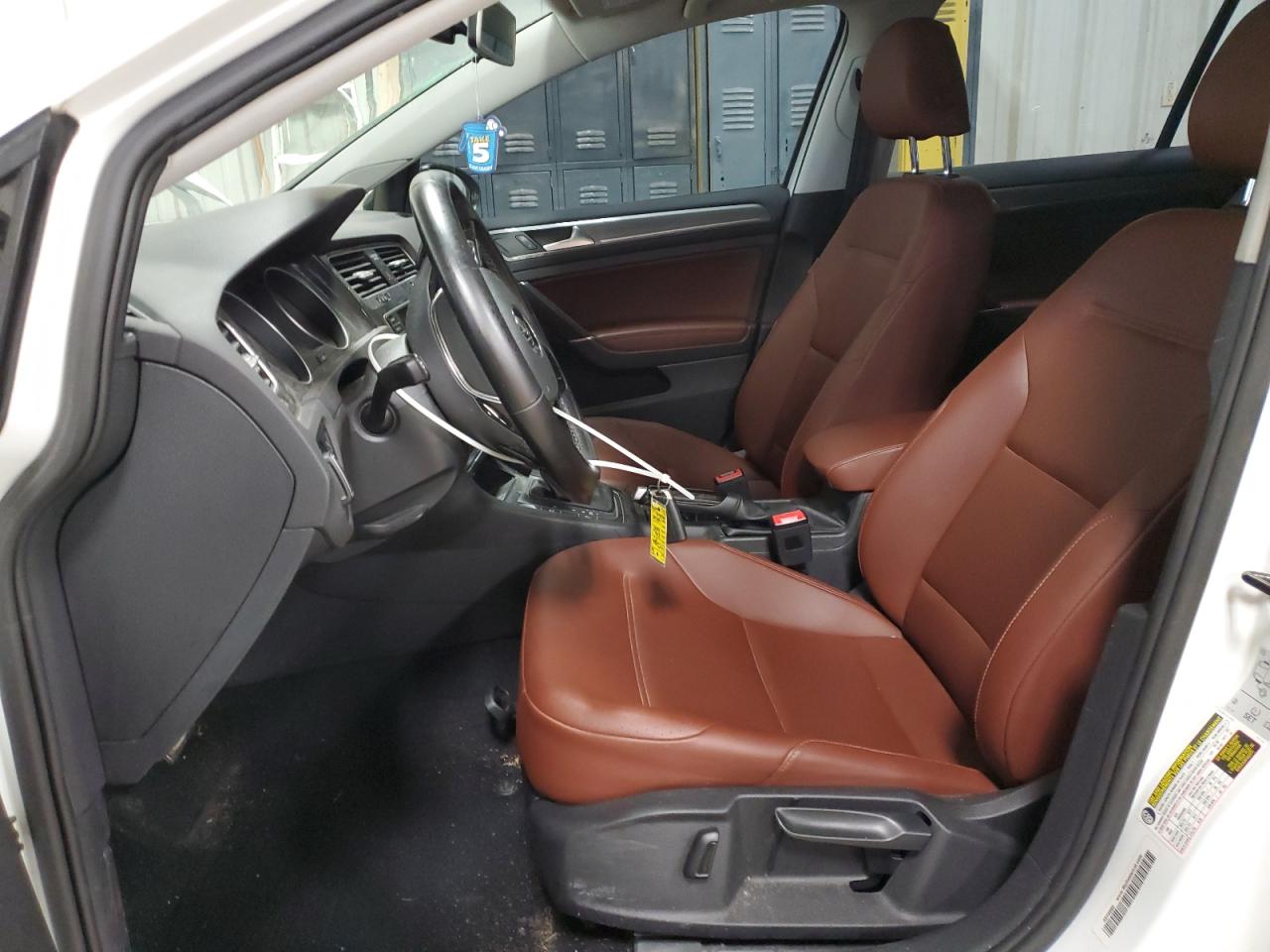 2017 Volkswagen Golf - Image 7