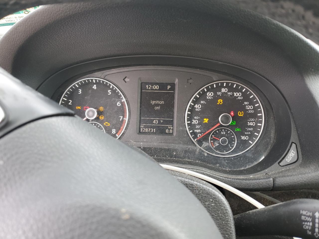 2014 Volkswagen Passat - Image 9