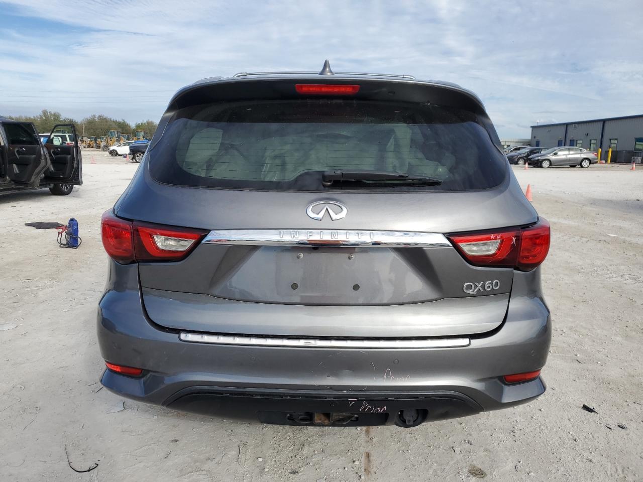 2017 Infiniti QX60 - Image 6