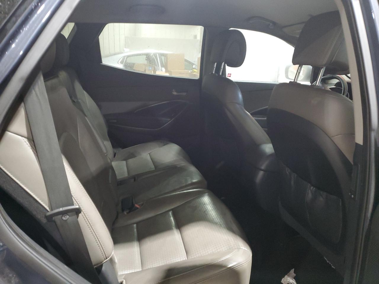2013 Hyundai Santa Fe - Image 11