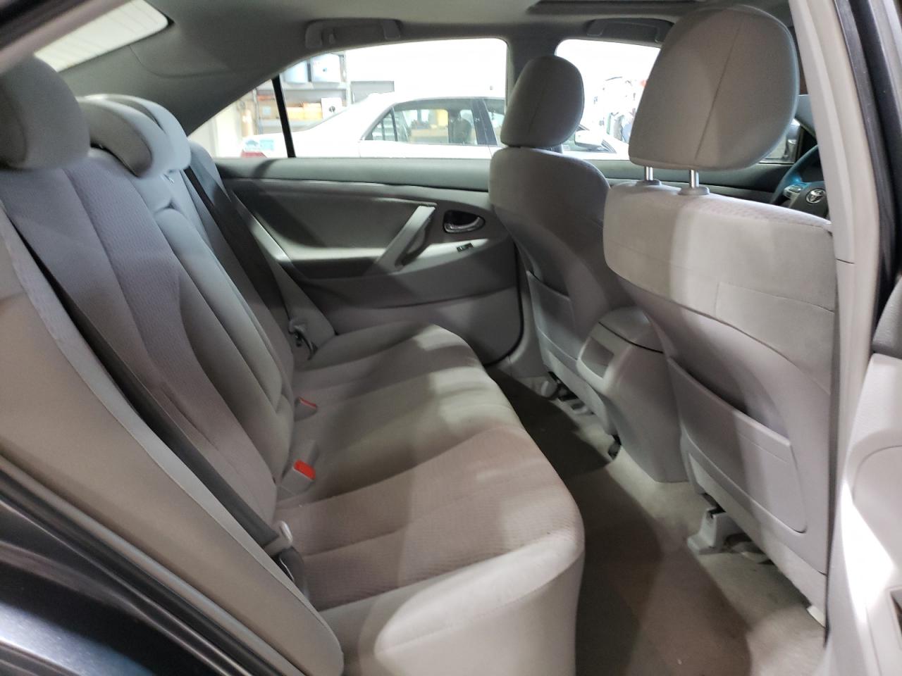 2011 Toyota Camry - Image 10