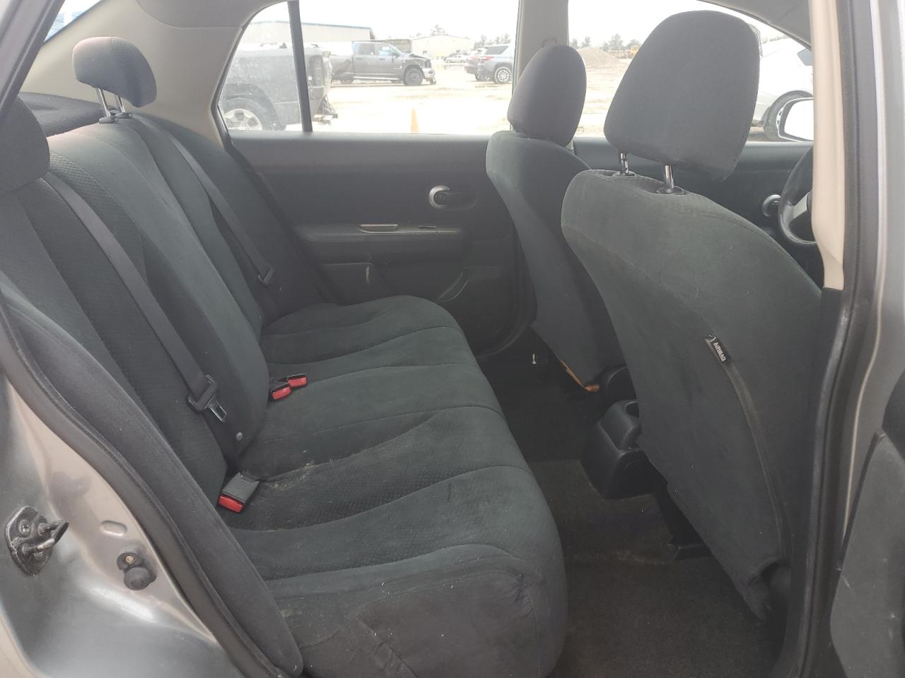 2011 Nissan Versa - Image 10