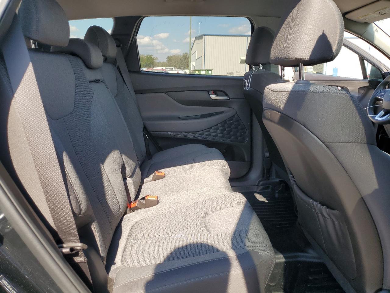 2020 Hyundai Santa Fe - Image 11