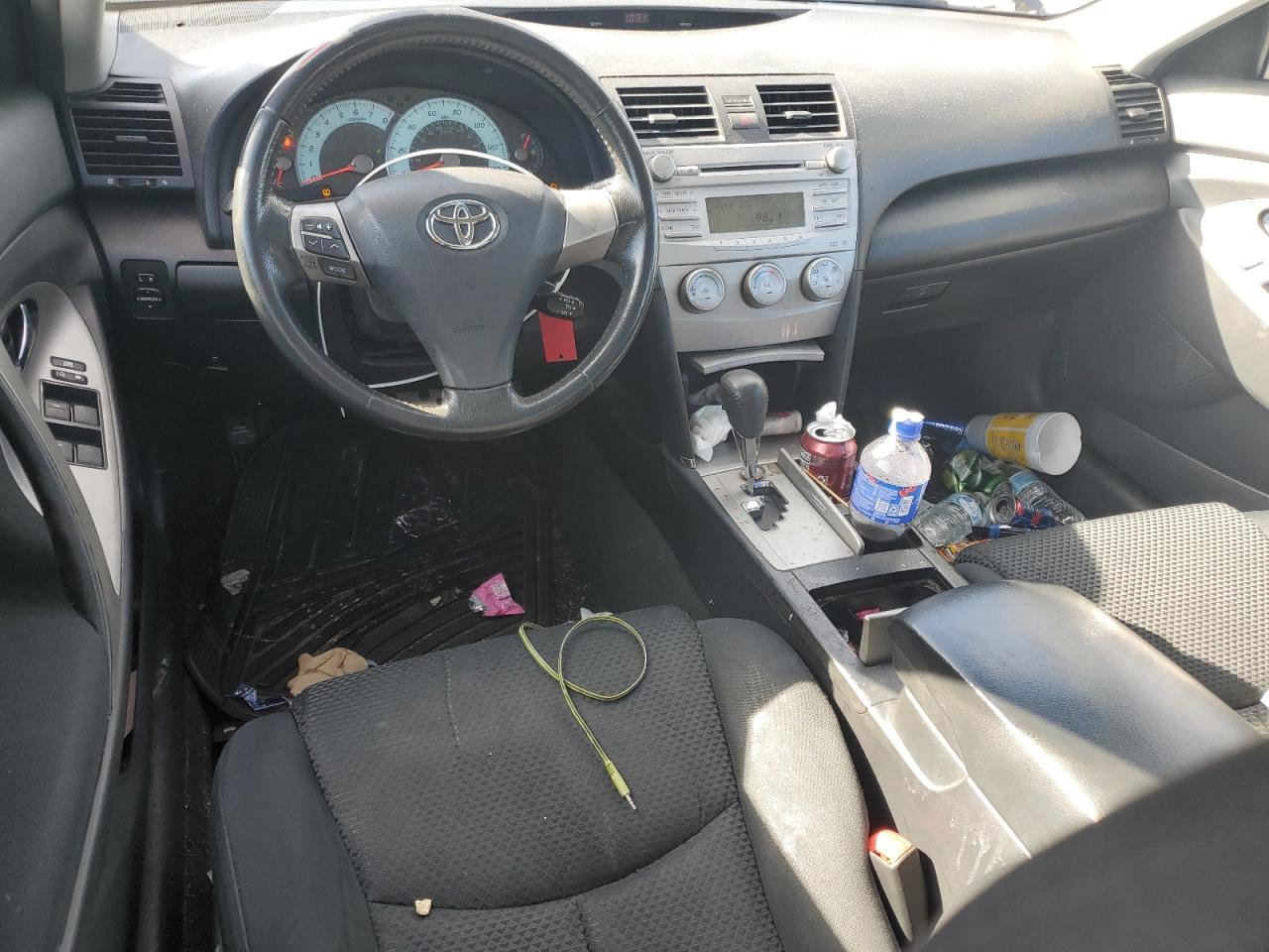 2010 Toyota Camry - Image 8