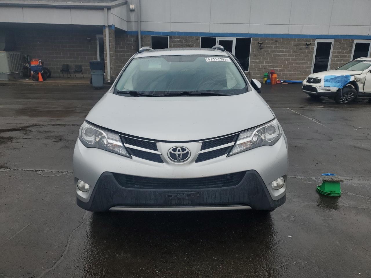 2013 Toyota RAV 4 - Image 5