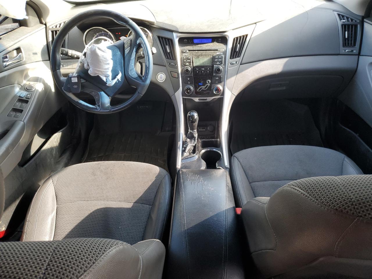 2011 Hyundai Sonata - Image 8