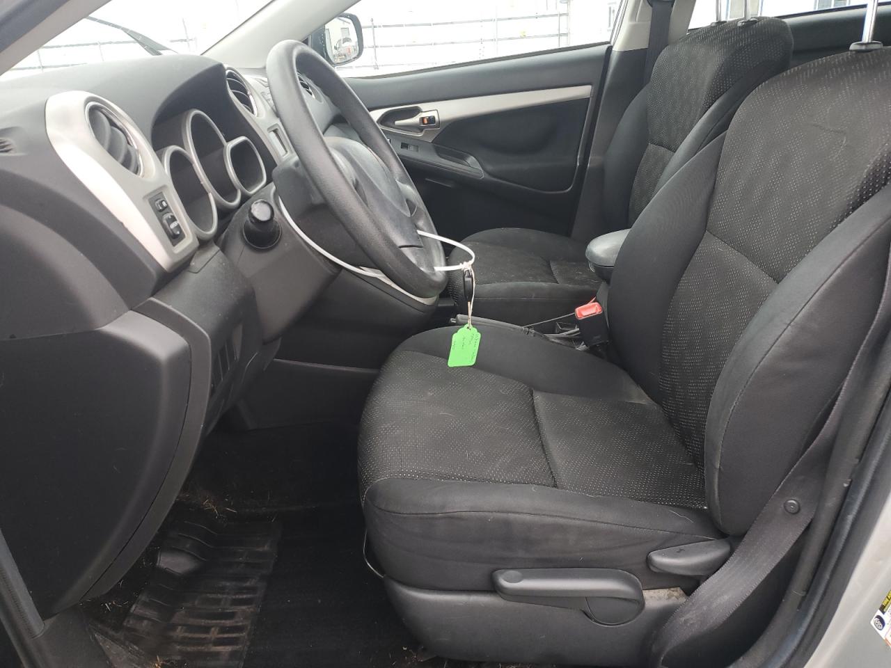 2009 Pontiac Vibe - Image 7