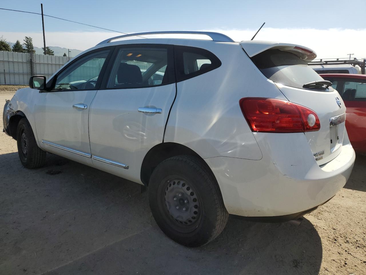 2015 Nissan Rogue - Image 2