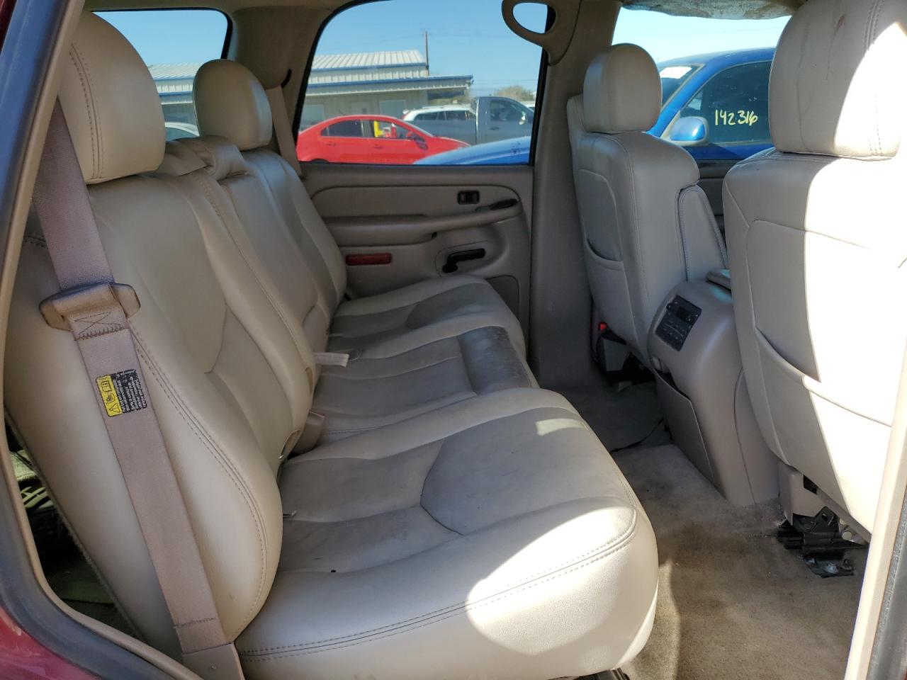 2004 Chevrolet Tahoe - Image 11