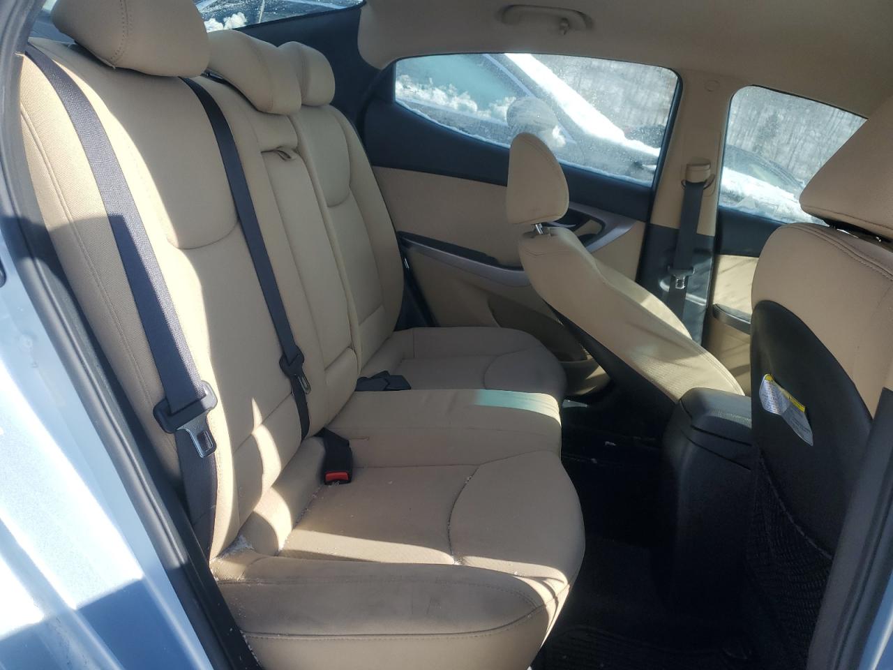 2013 Hyundai Elantra - Image 10