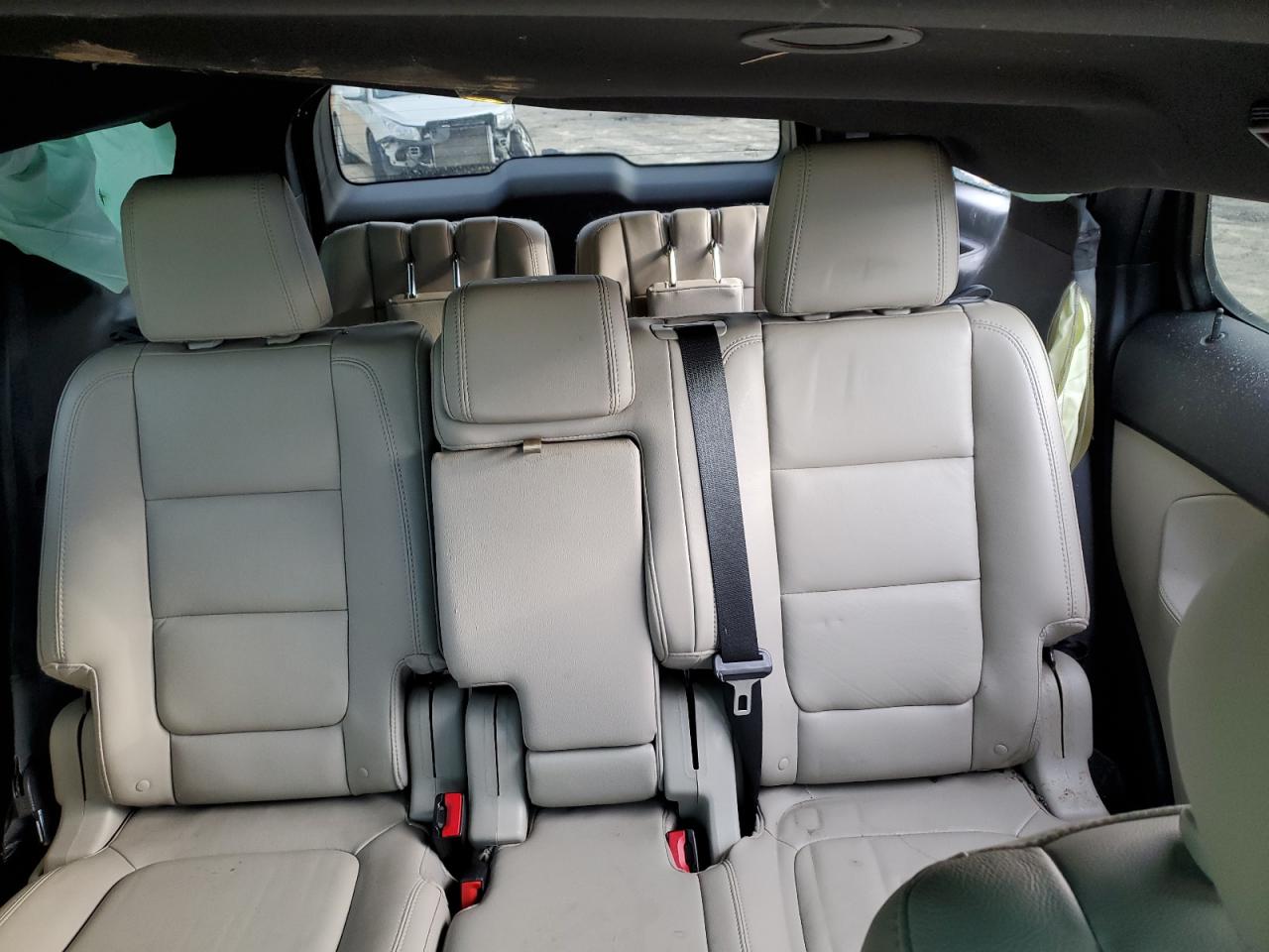 2015 Ford Explorer - Image 10