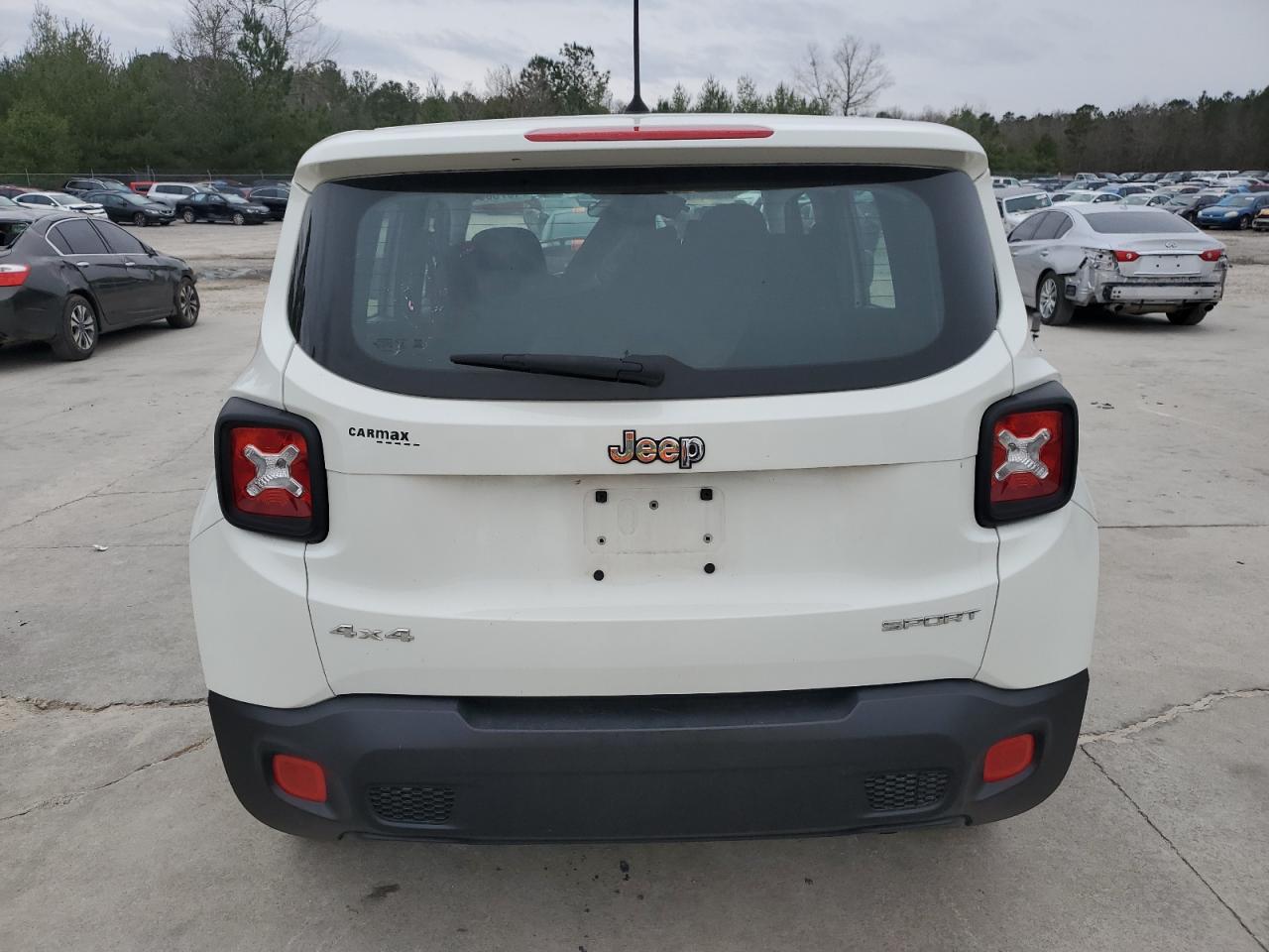 2017 Jeep Renegade - Image 6