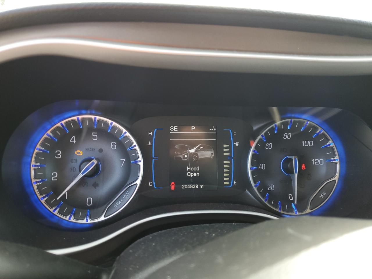 2017 Chrysler Pacifica - Image 9
