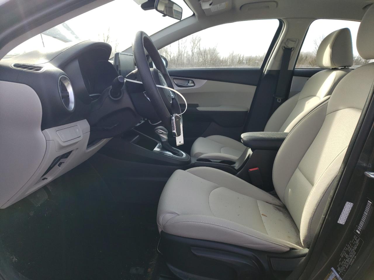 2022 Kia Forte - Image 7
