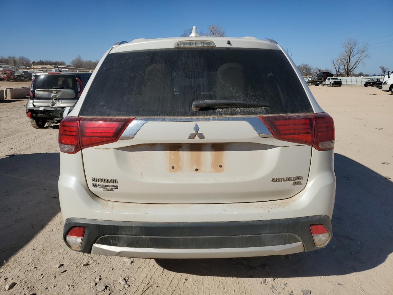 2018 Mitsubishi Outlander - Image 6