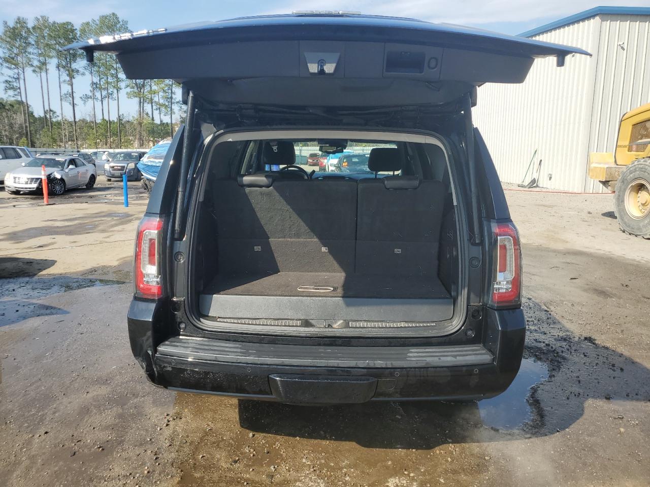 2017 GMC Yukon - Image 6