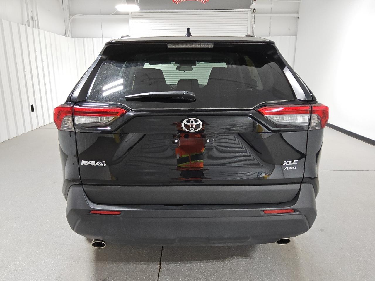 2024 Toyota RAV 4 - Image 6