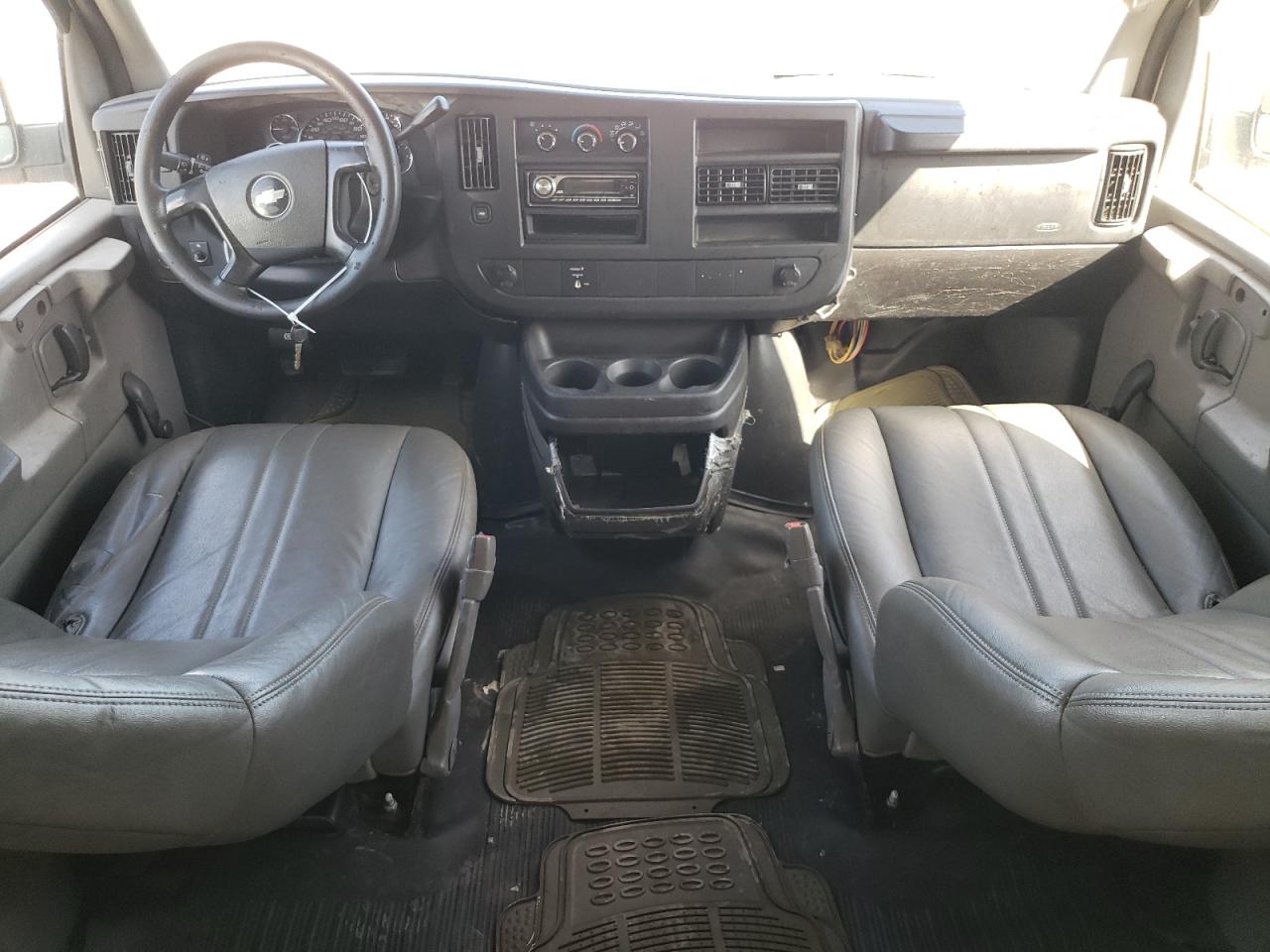 2008 Chevrolet Express - Image 8