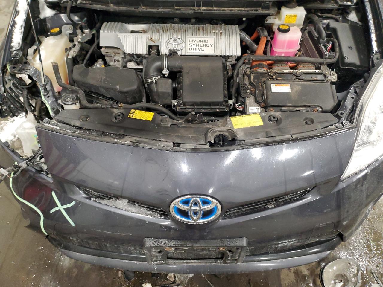 2013 Toyota Prius - Image 11