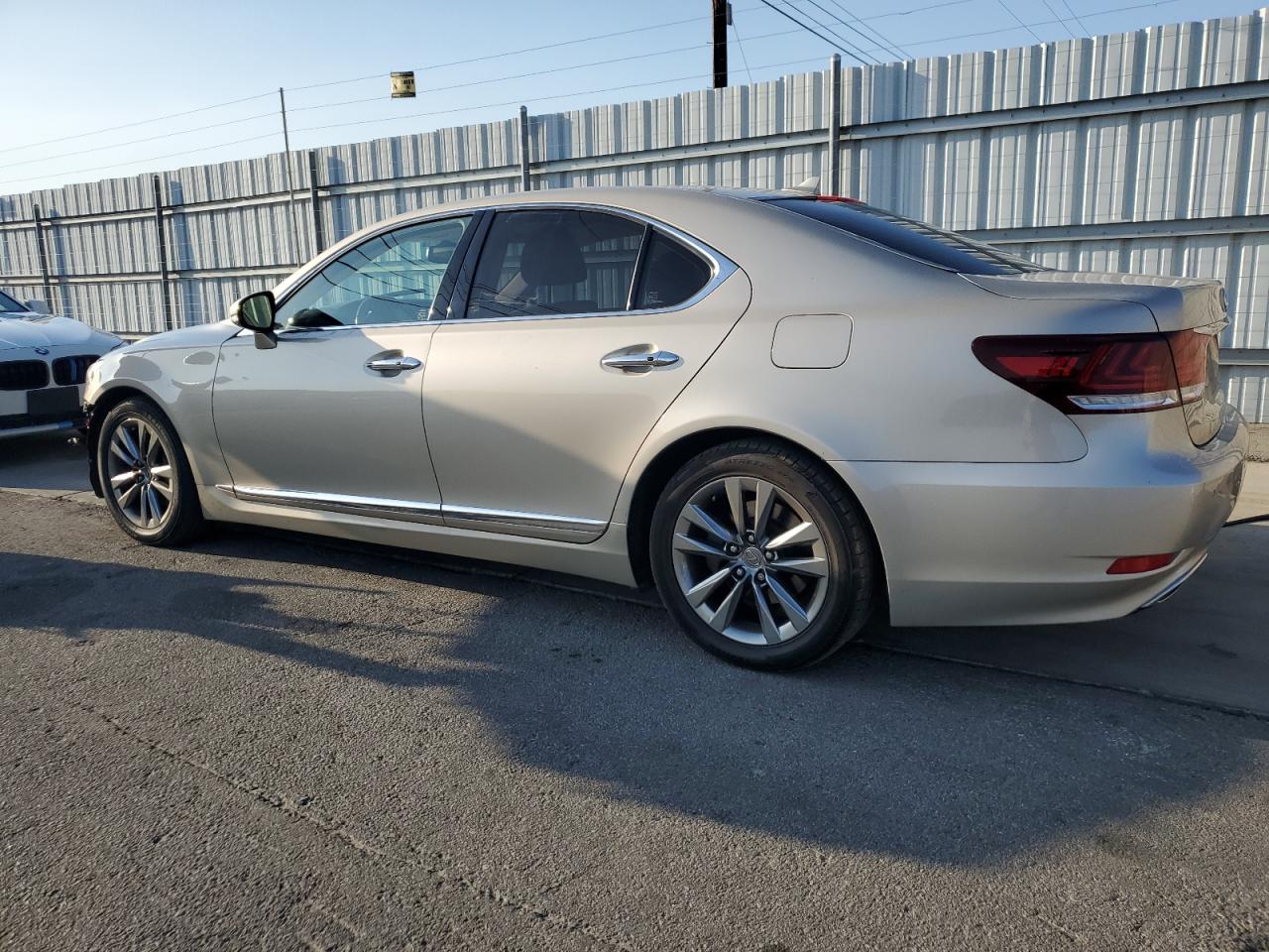 2013 Lexus LS - Image 2