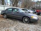 2001 Lincoln Town Car Signature იყიდება Austell-ში, GA - Front End