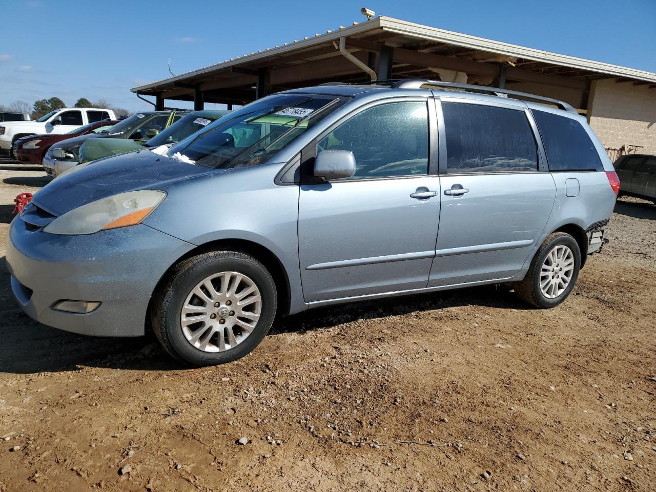 2010 Toyota Sienna - Image 1