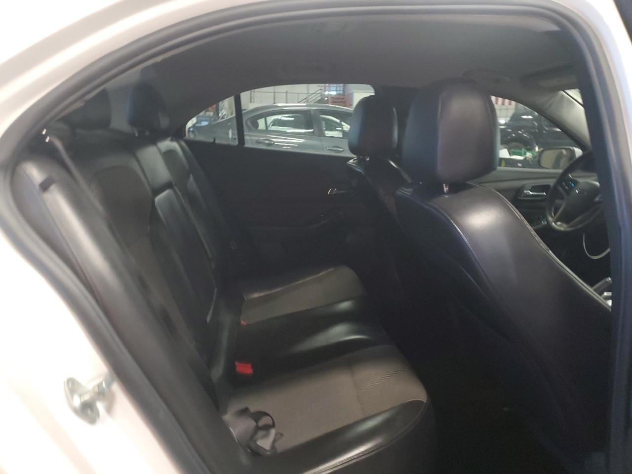 2016 Chevrolet Malibu - Image 10