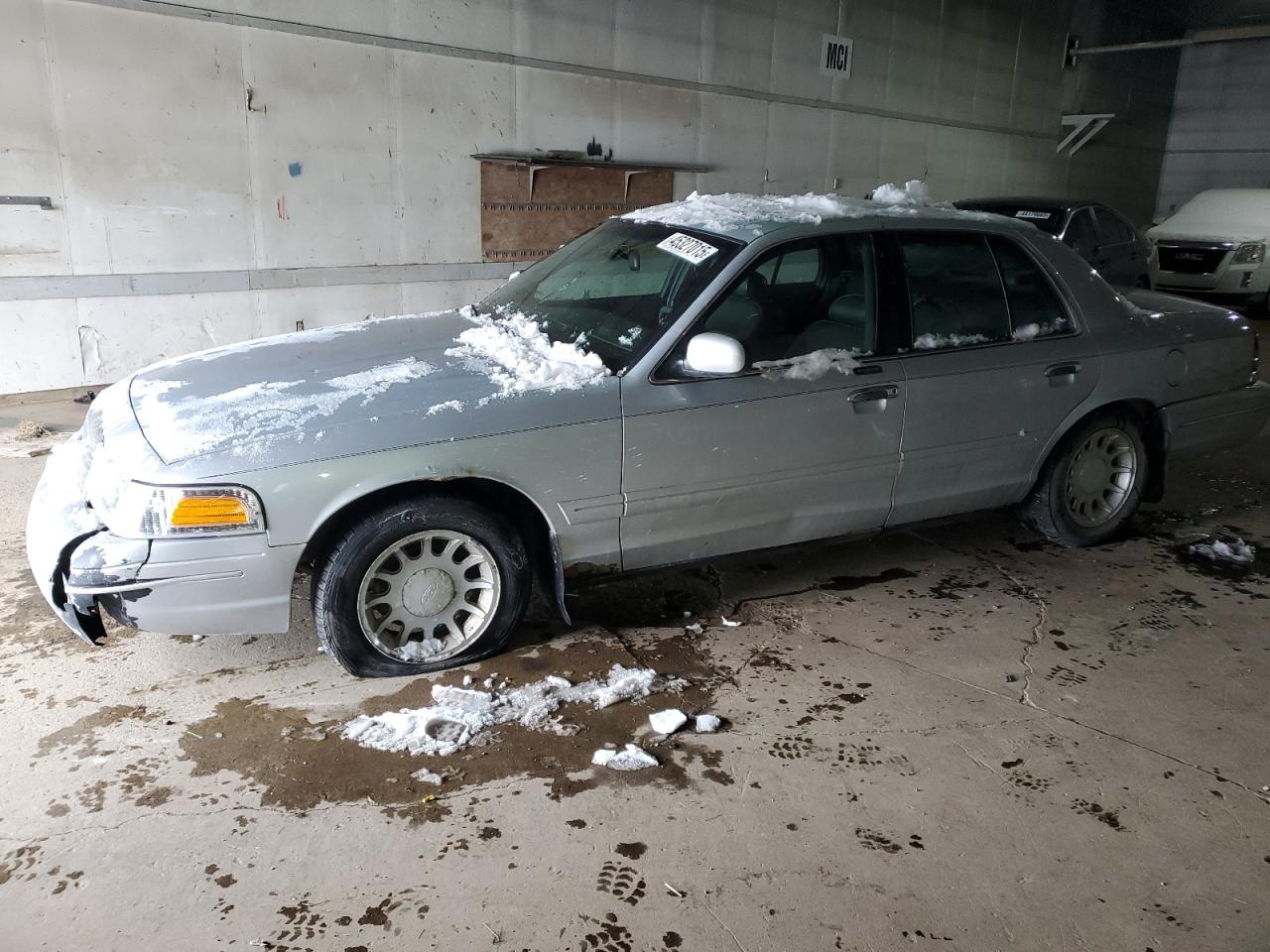 2002 Ford Crown Victoria - Image 1