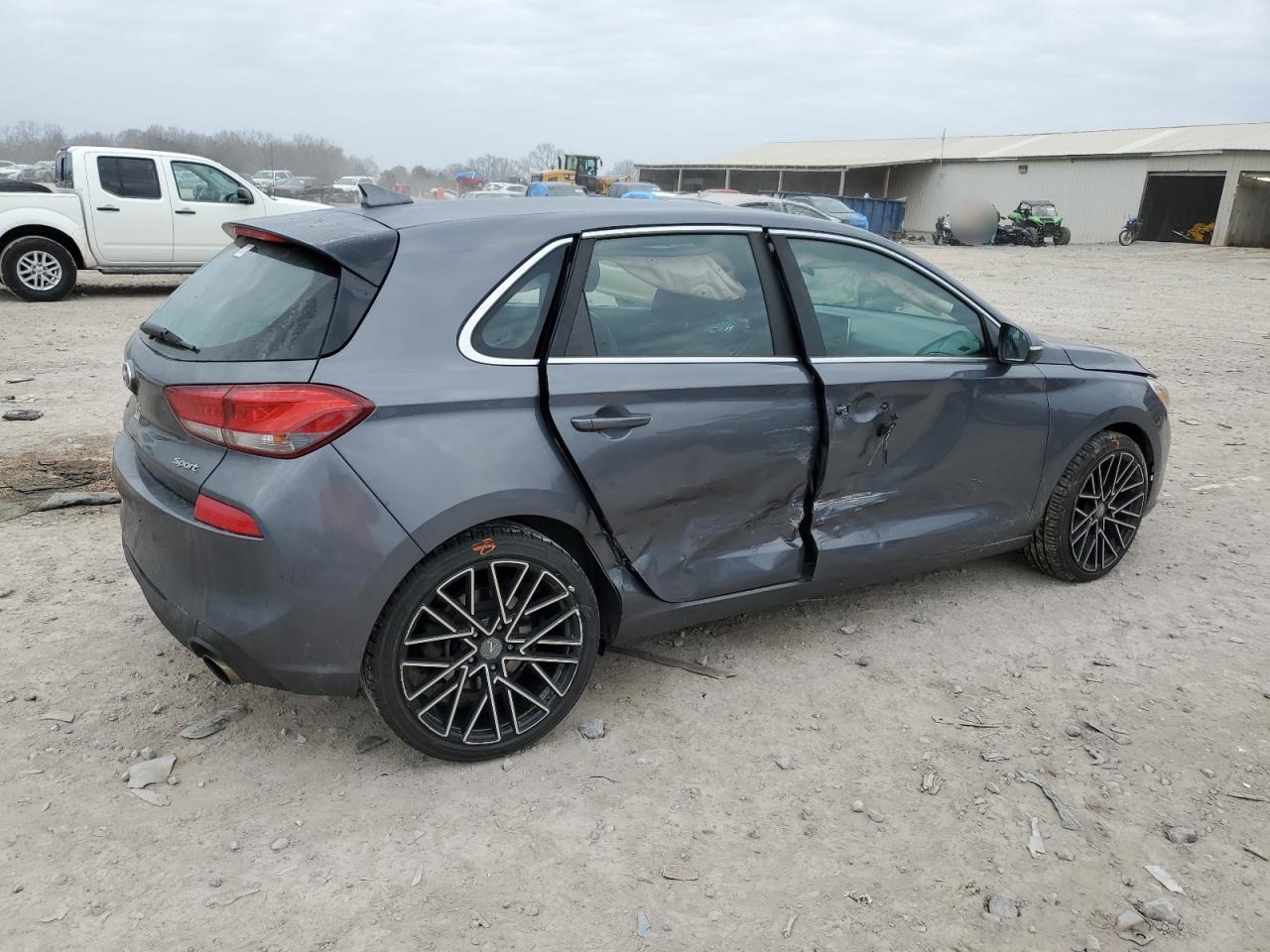 2018 Hyundai Elantra - Image 3