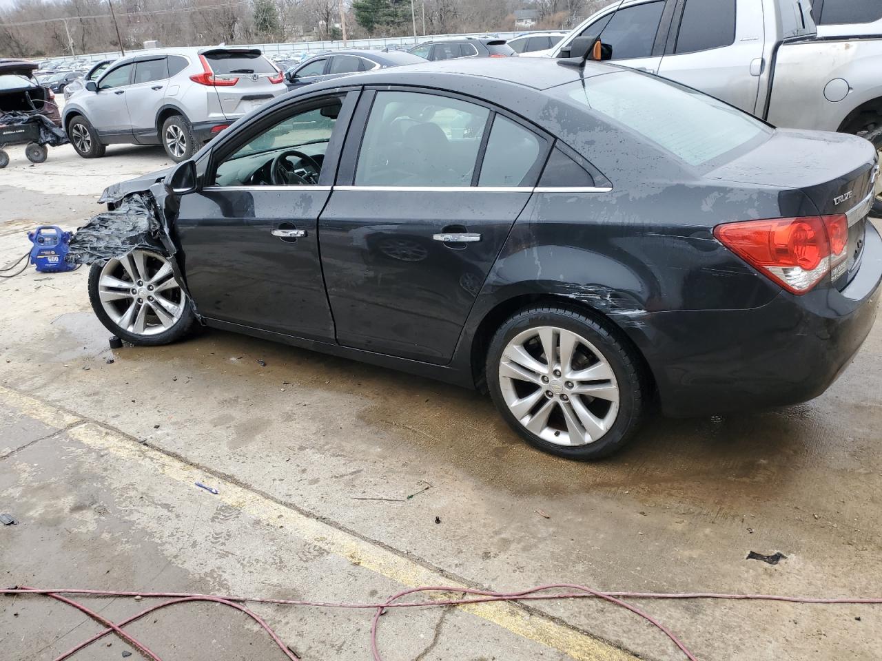 2011 Chevrolet Cruze - Image 2