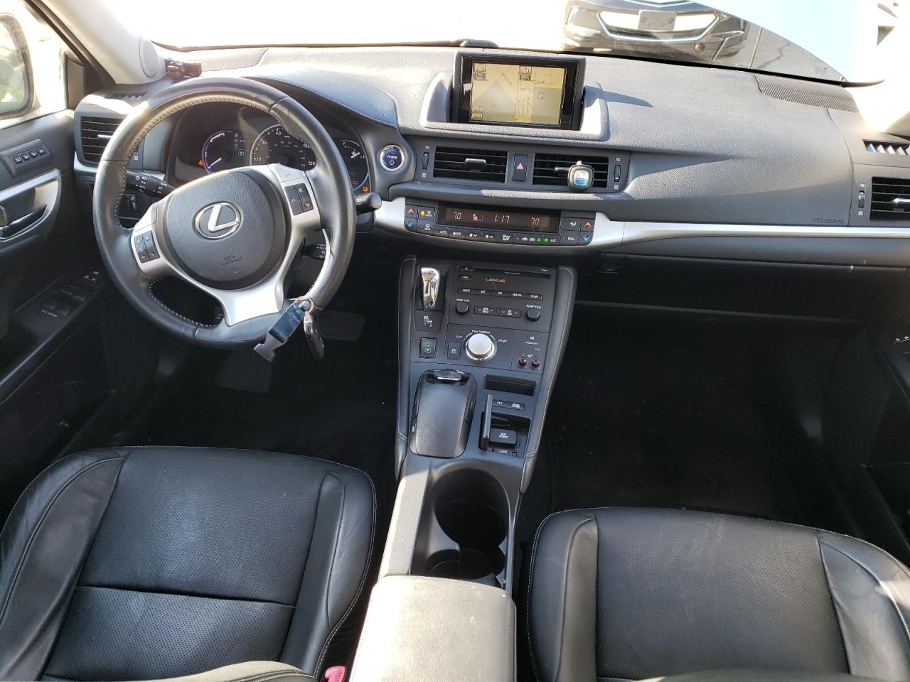 2012 Lexus CT - Image 8