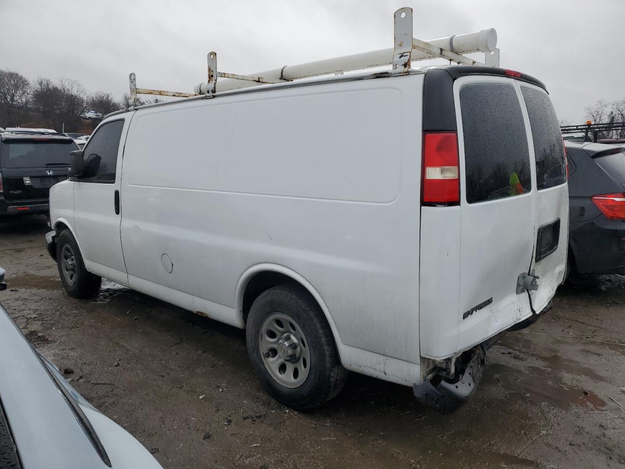 2014 Chevrolet Express - Image 2